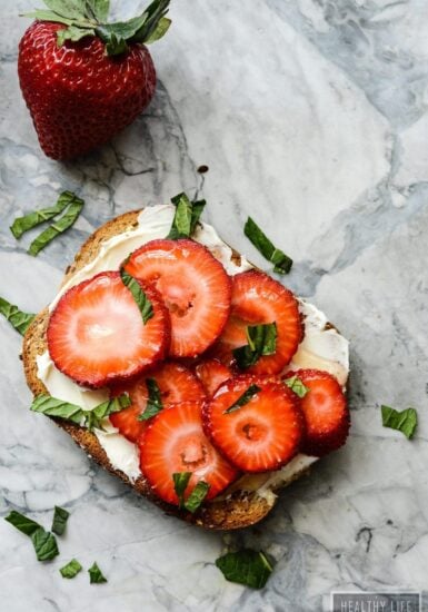 Strawberry Mascarpone Mint Toast with a Honey drizzle is sweet, simple and elegant | ahealthylifeforme.com